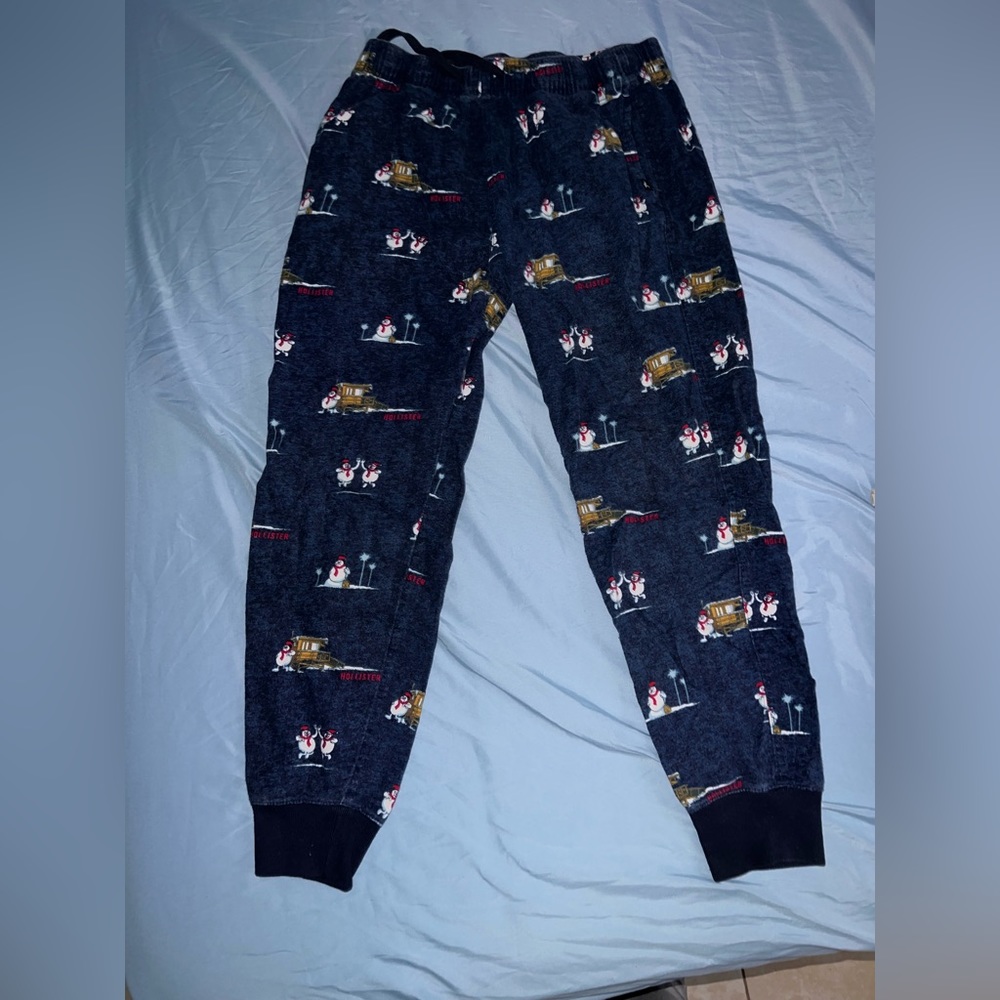 M Hollister sweats